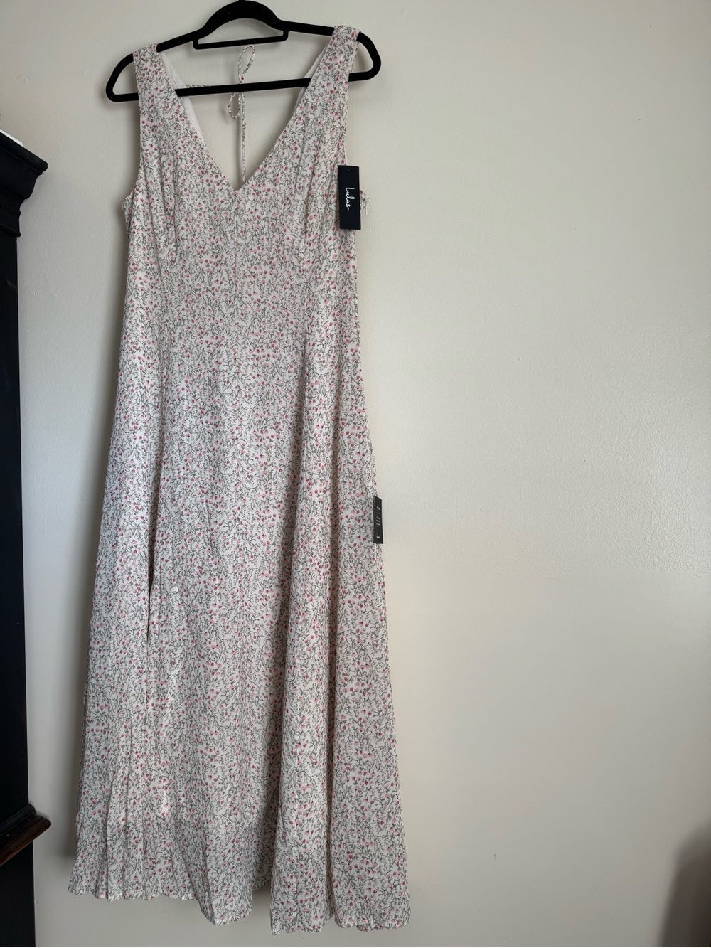Your Only Darling Ivory Floral Print Sleeveless
Midi Dress